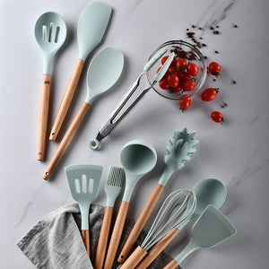 1PC Silicone Wood Turner Soup Spoon Spatula Brush Scraper Pasta Server Egg Beater Kitchen Cooking Tools Kitchenware Green/Black